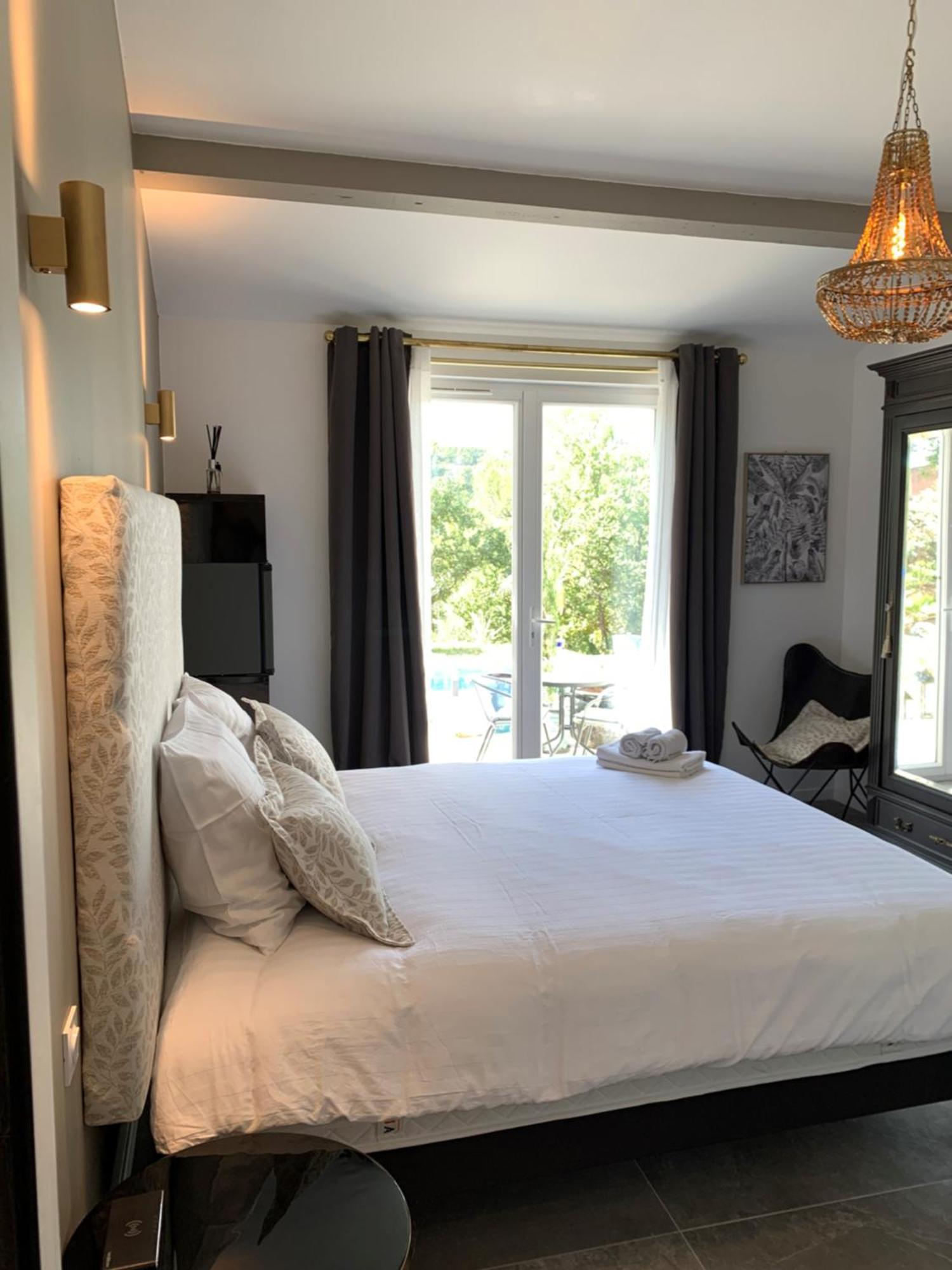 Villa Alba En Provence Besse-sur-Issole Bagian luar foto